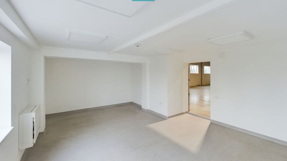 Hală cu birouri și platformă betonată de 2.500 mp - Poză 12