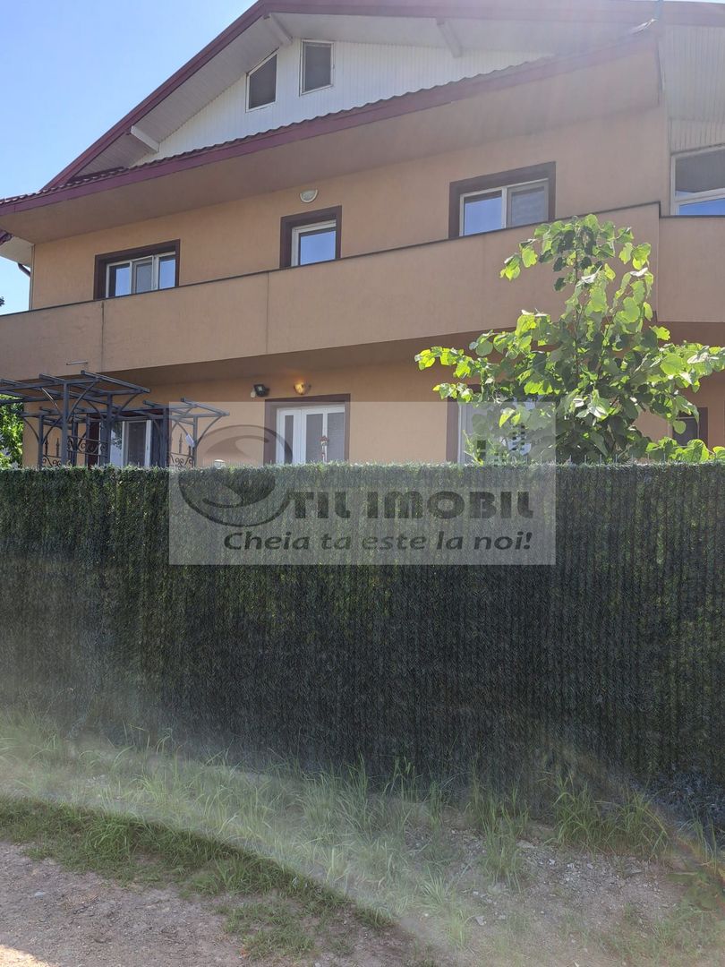 Casa/Vila  Bucium - 1700 euro - Poză 1