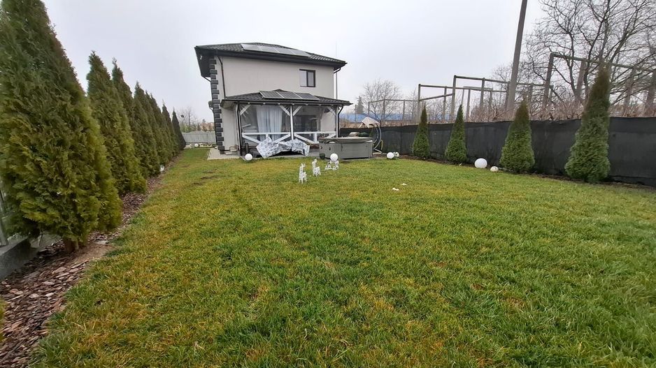 Casa in cartier exclusivist - Poză 11