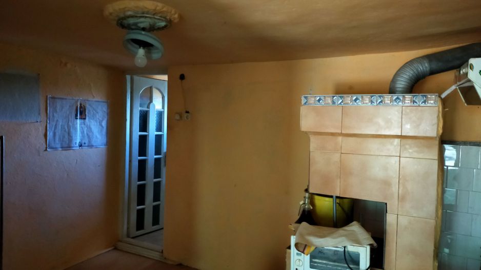 CASA 3 CAMERE IN CARANI - Poză 6