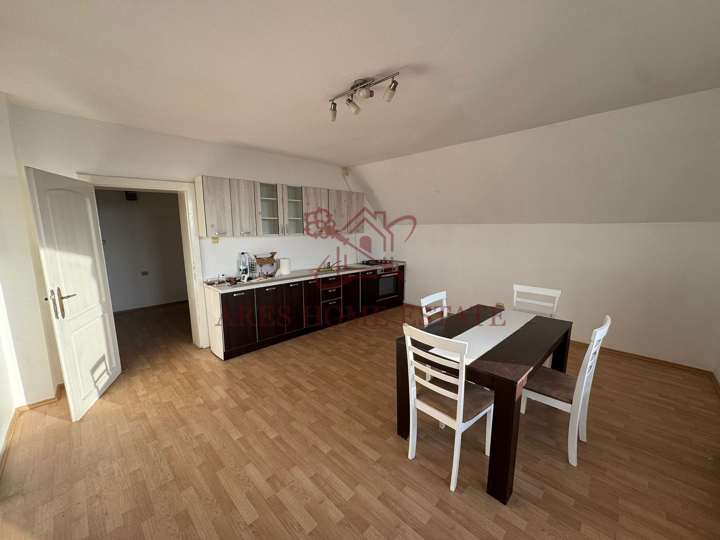 Casă 7 camere de vânzare/închiriere Izvin + anexă 90 mp- Comision 0 - Poză 23