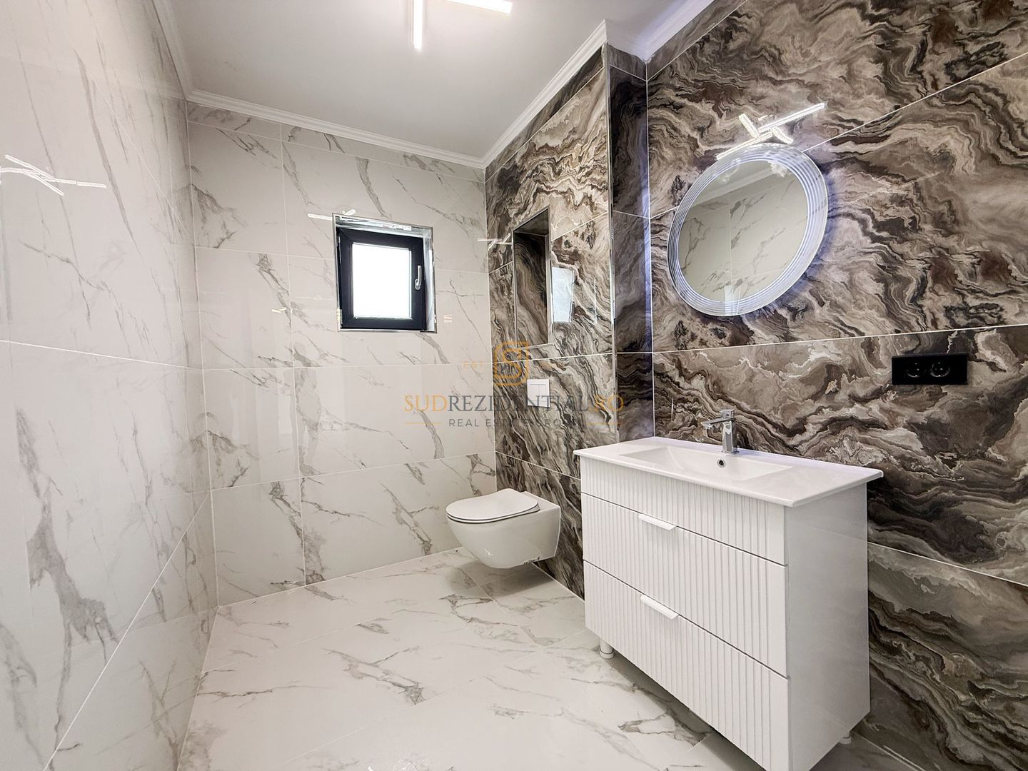 Vila Individuala Moderna / 4 Camere / 3 Bai / Zona centrala - Poză 12