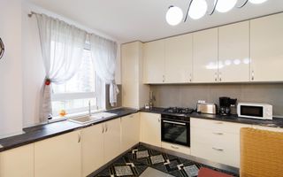 3 Camere / 92 mp / Mobilat Utilat / Parcare - Poză 1