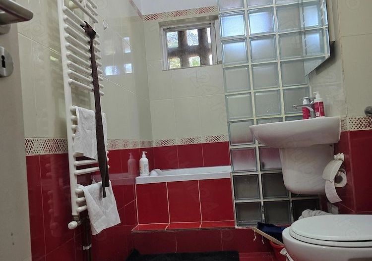 vand apartament 3 camere Circumvalatiunii  Favorit amenajat centrala - Poză 7