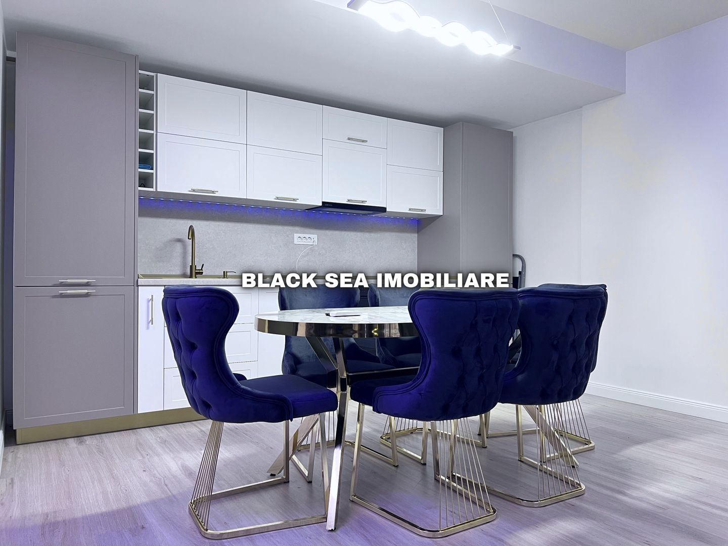 Apartament 3 camere de vanzare - Frontal Mare - Ocazie - Poză 3