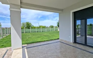 Locuinta individuala cu garaj- in stil mediteranean - Poză 22