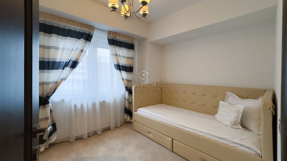 Apartament cu 3 camere, Parcare, P-ta Cipariu  zona Central - Poză 15
