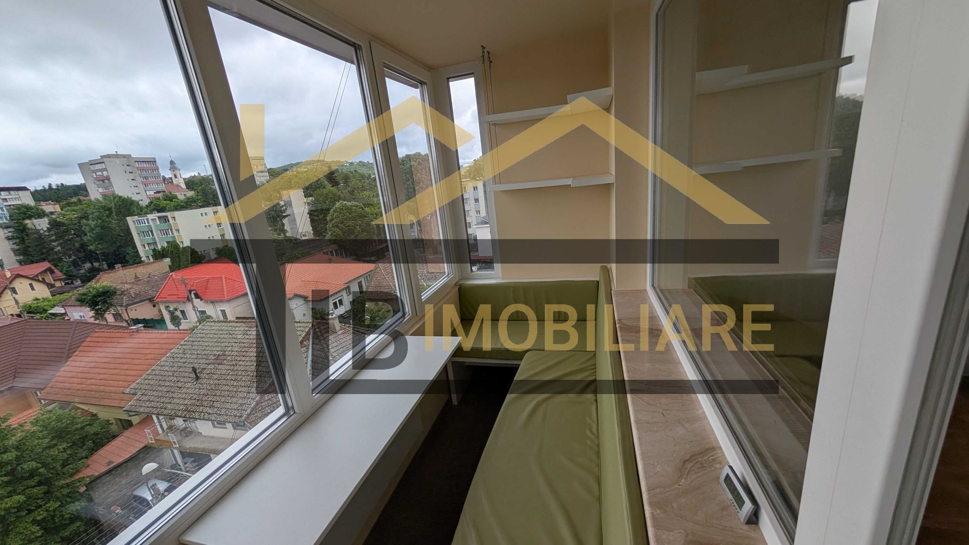 Apartament cu 3 camere, 65 mp, decomandat, zona Semicentral - Poză 8