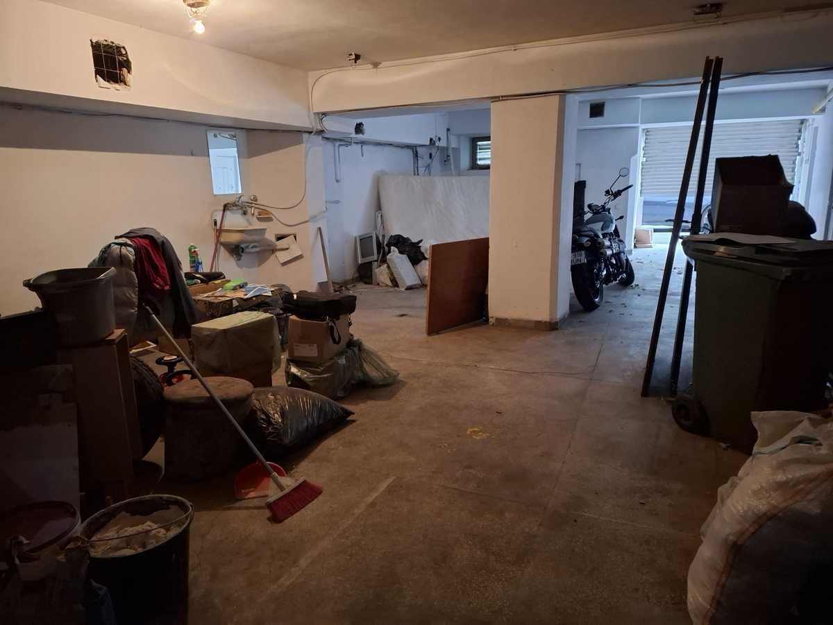 Vand Garaj Spati Comercia StradaStr Aurel Vlaicu vizavi de Dinamo 45mp - Poză 1