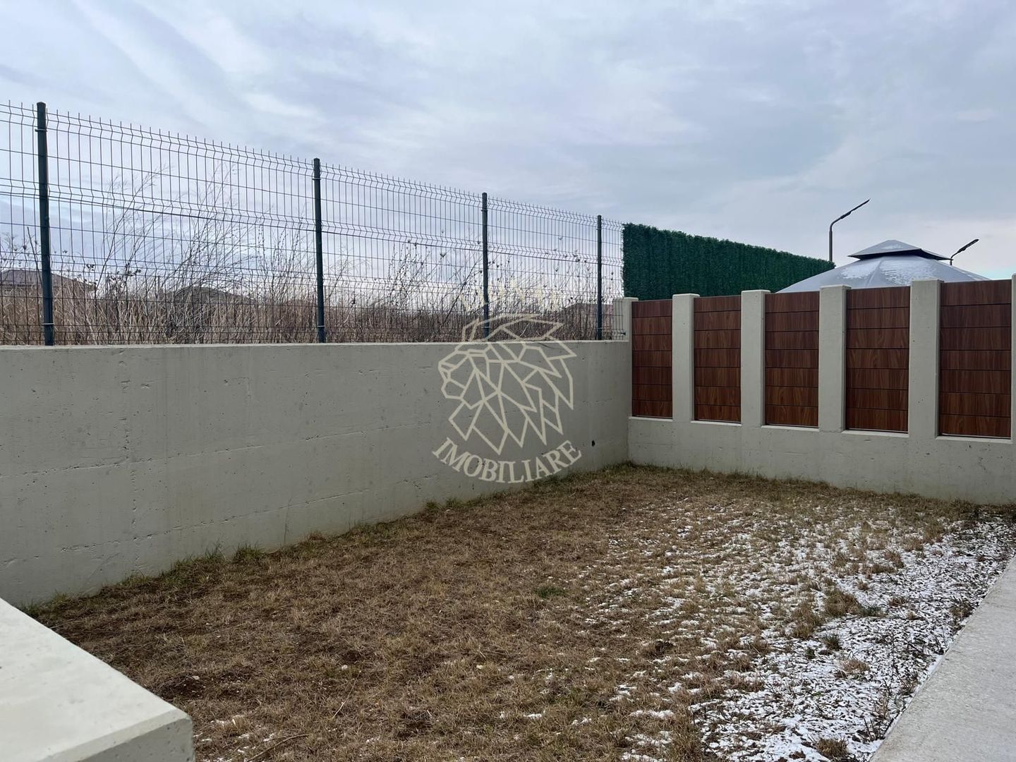 Doua case in Duplex 4 camere 183 mp-teren 295 mp-Dezmir Jud. Cluj - Poză 5