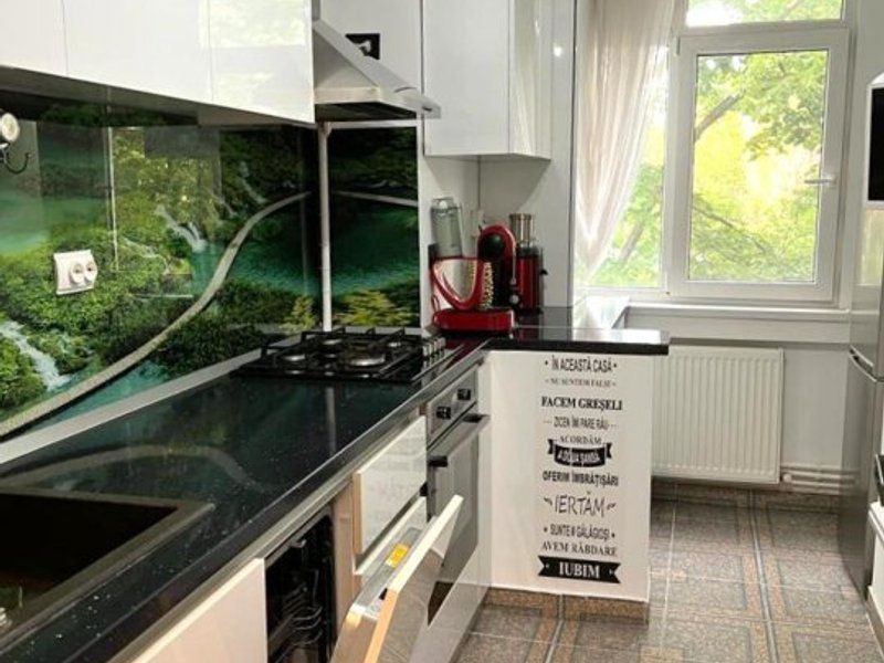 Apartament cu 3 camere, mobilat si utilat, etaj 1 -zona Tiglina 3 - Poză 3