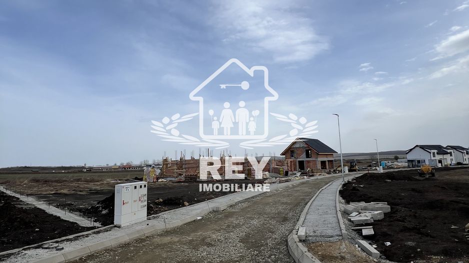 Teren cu PUZ, utilități și autorizație de construire/casă unifamilială - Poză 7