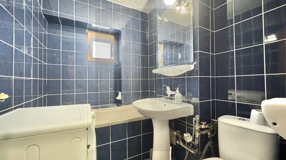 Spre Vânzare apartament cu 3 camere, în Centru, Păcurari - Poză 9