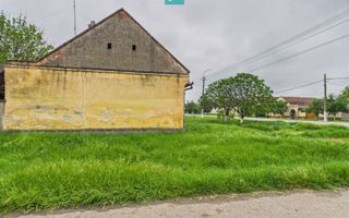 Casă de reabilitat pe teren generos- Comuna Variaș - Poză 28