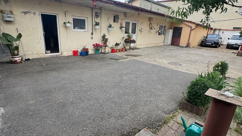 Casa de închiriat 7 camere Sector 4, ideal pentru clinica, gradinita - Poză 6