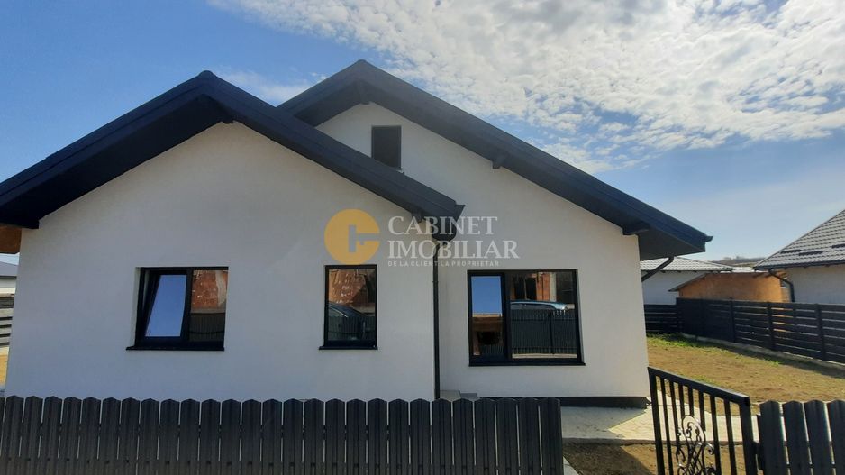 🏡 CASĂ DEOSEBITĂ  PLAN PARTER + MANSARDĂ  - VOINESTI - 110.000 EURO 🏡 - Poză 1