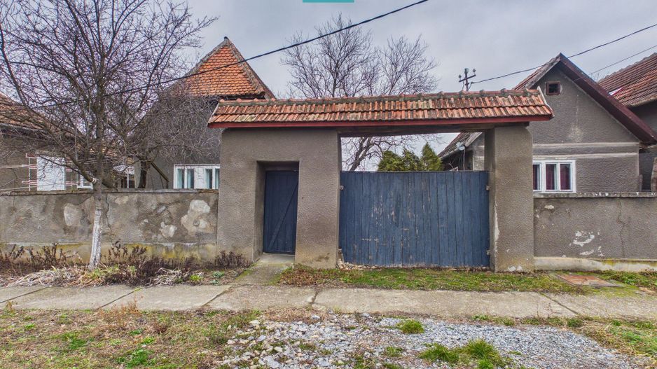 Casă cu 2 corpuri și 4 camere în Tauț - Poză 11