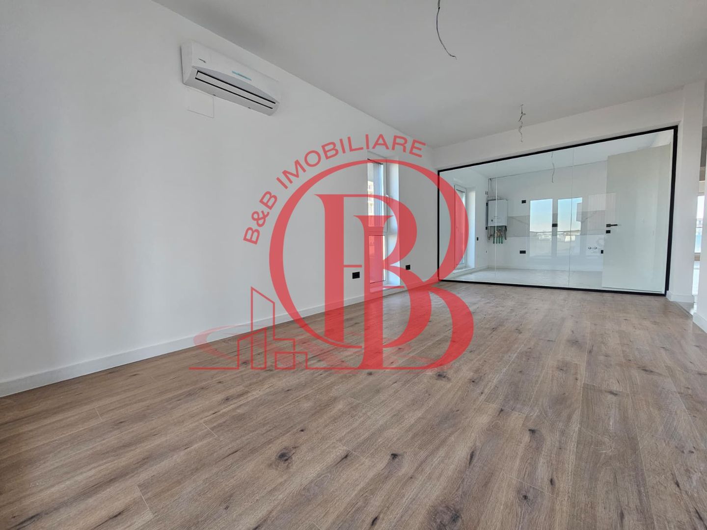 4 camere finalizat Complex Premium-piscina - pista alergare in incinta - Poză 2