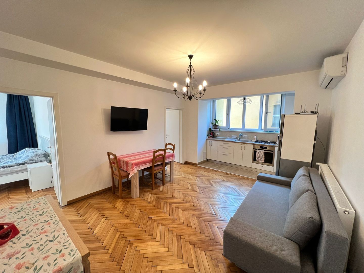 Apartament spatios cu 3 camere | 100 mp | Balcon | Curte | Central - Poză 7