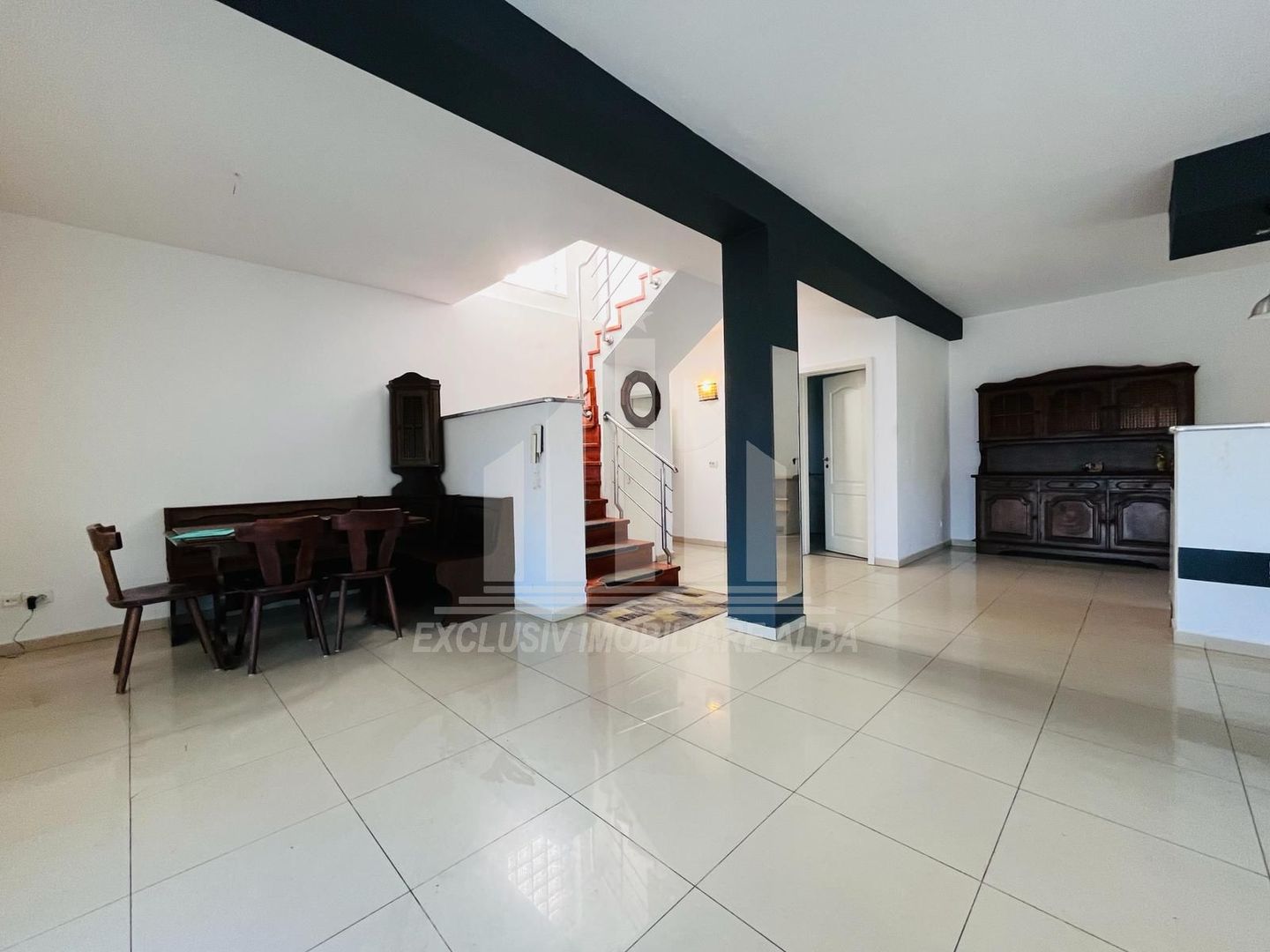 Casa de inchiriat in Cetate - Poză 2