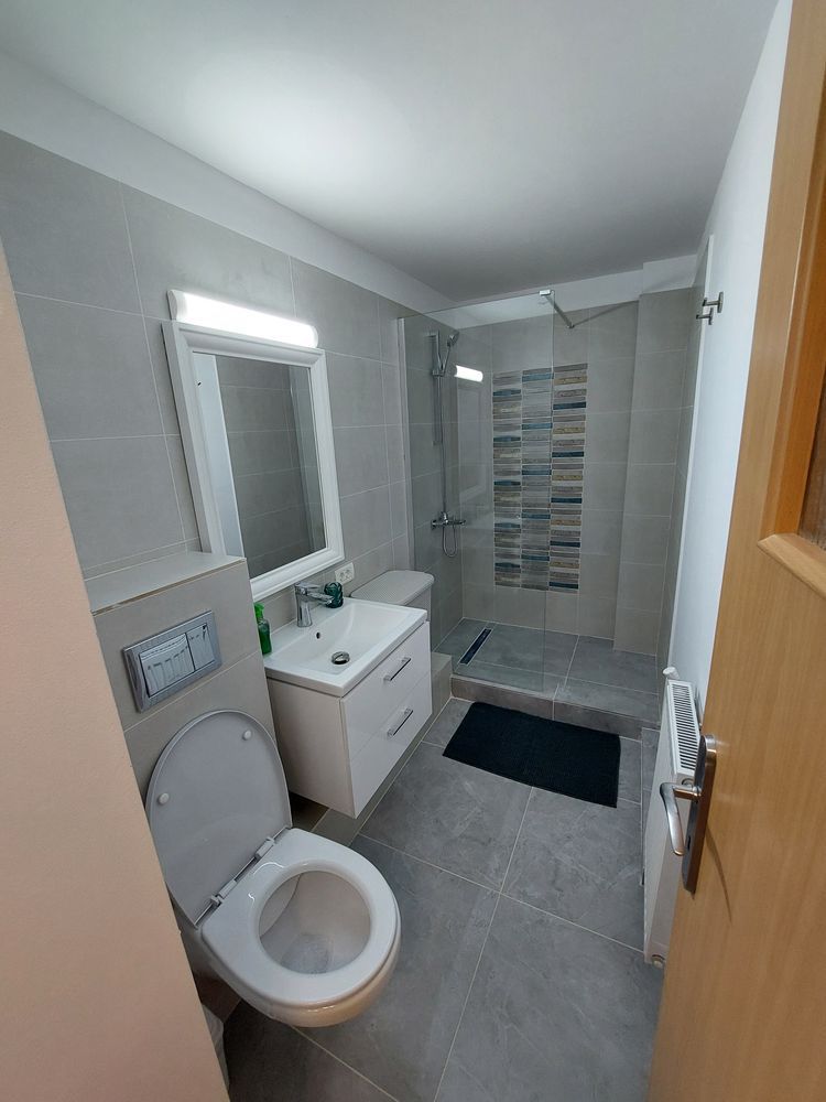 Vanzare Garsoniera 42 mp 3 Minute Mall Vitan Complet Renovata - Poză 3