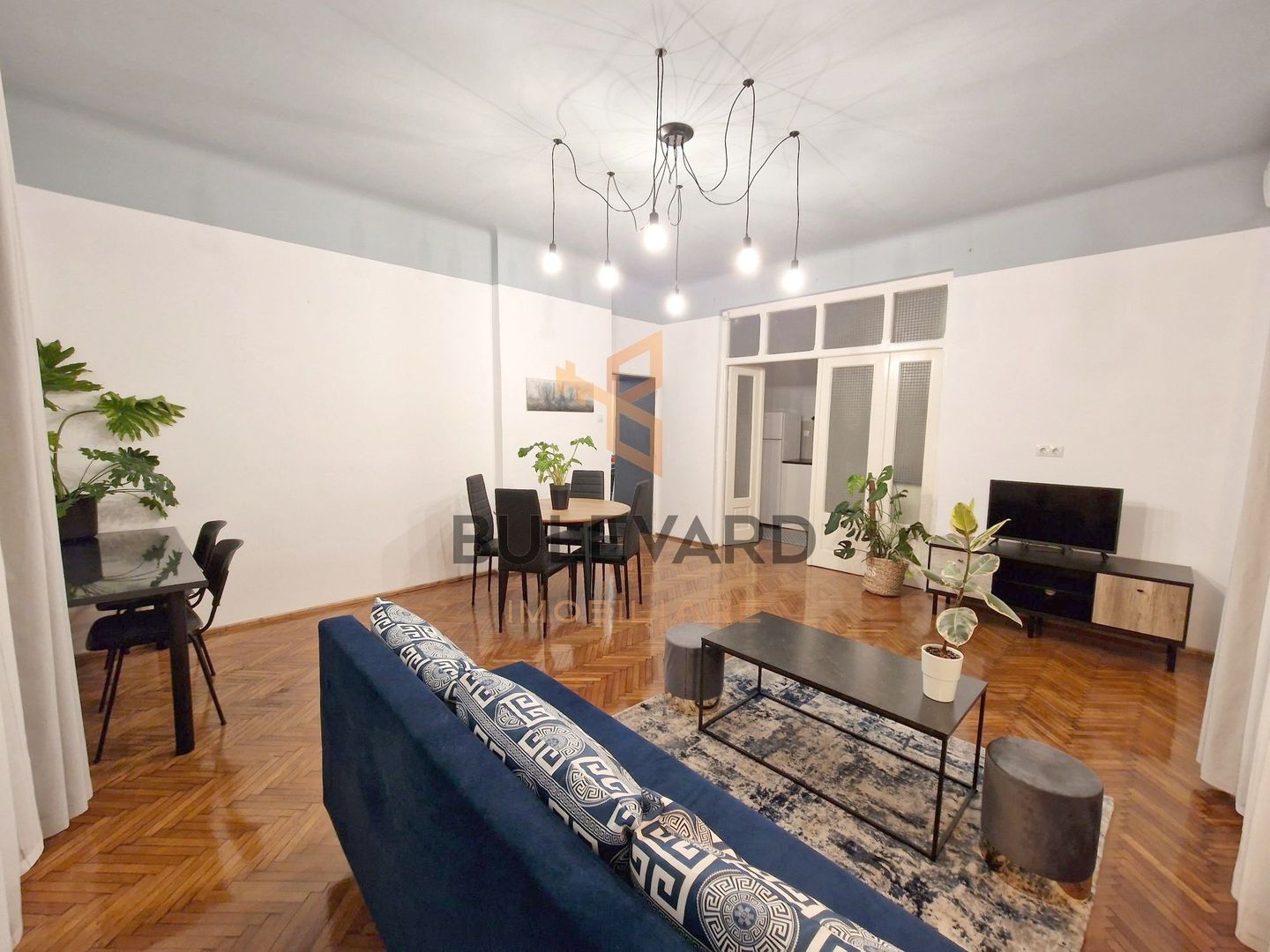 Apartament cu 2 camere, zona Facultatii de Litere! - Poză 2