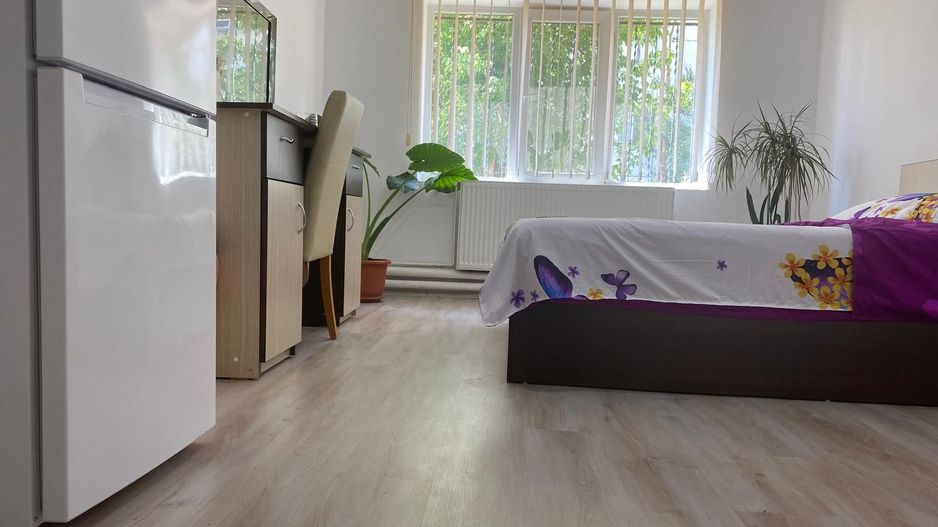 Oportunitate rară de investiție! Bloc cu 100 de garsoniere –Târgoviște - Poză 4