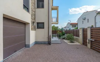 VANZARE Vilă PREMIUM cu 6 camere în zona Central, OTOPENI - Poză 37