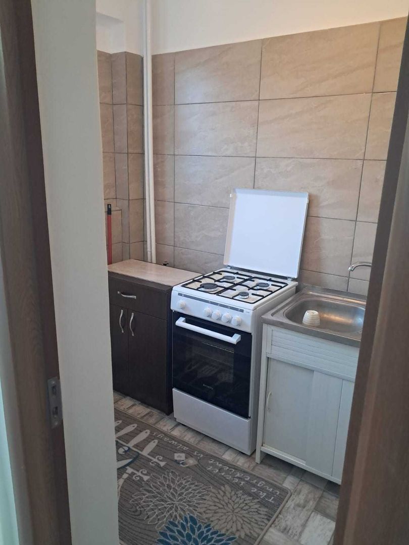 Garsoniera renovata, Costin Georgian, mobilata complet, metrou aproape - Poză 5