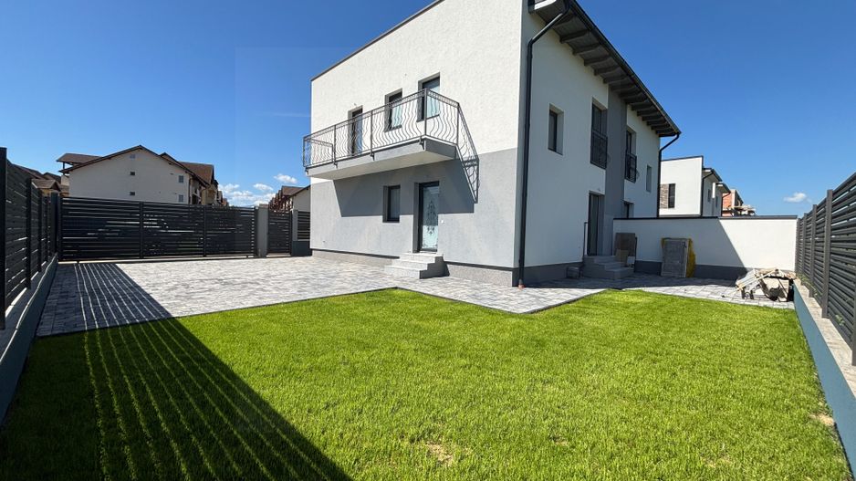 Casa 4 camere finisata la cheie cu teren 220 mp in Selimbar - Poză 1