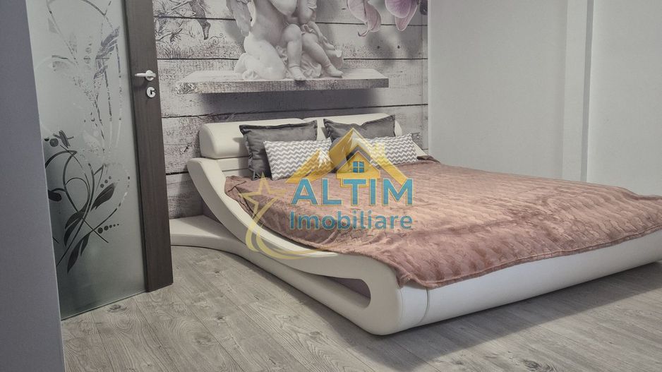 Casă cu 5 camere în Răcădău, Brașov - Poză 8