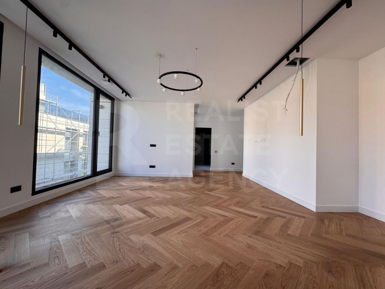 Vilă spațioasă, 5 camere, Nordul Bucureștiului. - Poză 5