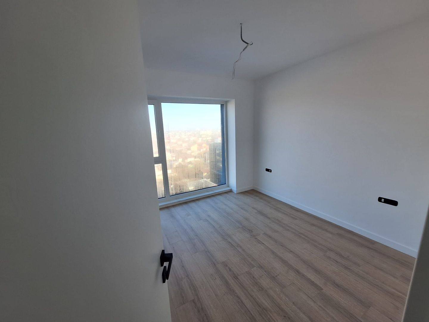 3 CAMERE - 2 BAI-2 BALCOANE - ULTRAFINISAT FINALIZAT  TITAN PALLADY - Poză 6