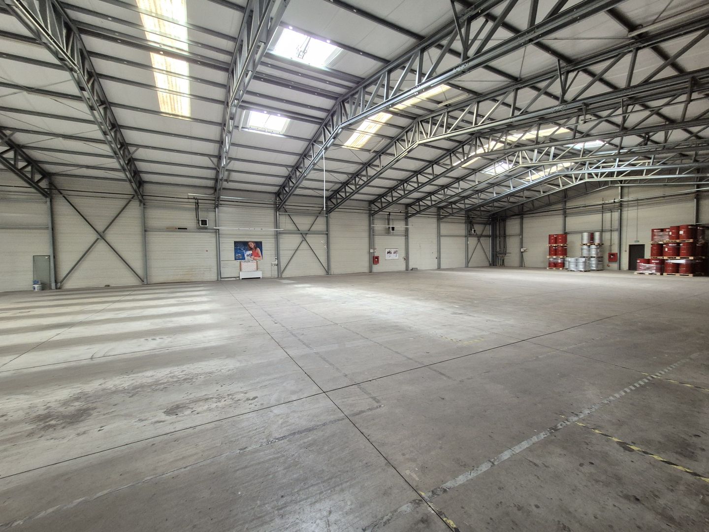 Hala 1040 mp + Spatiu de birouri 400 mp - Militari - Poză 4