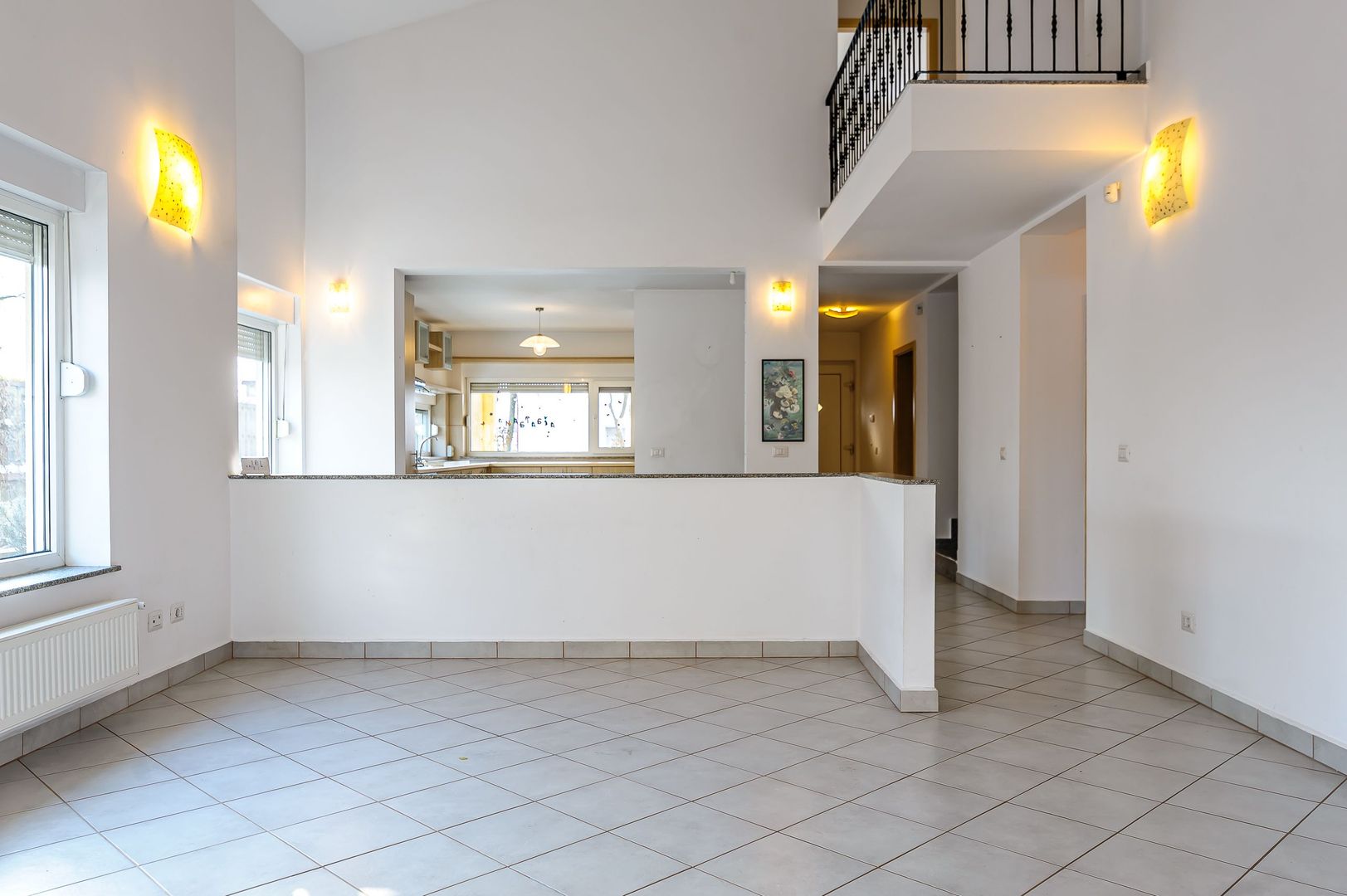 Casă frumoasă și plină de lumină. - Poză 4