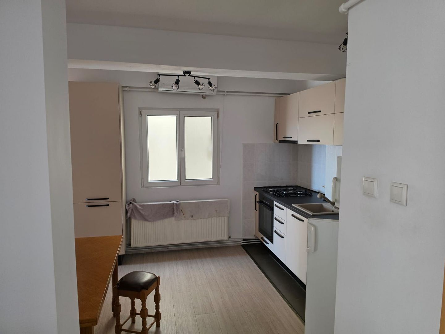 Apartament 3 camere Zona Gh Lazar - Poză 3