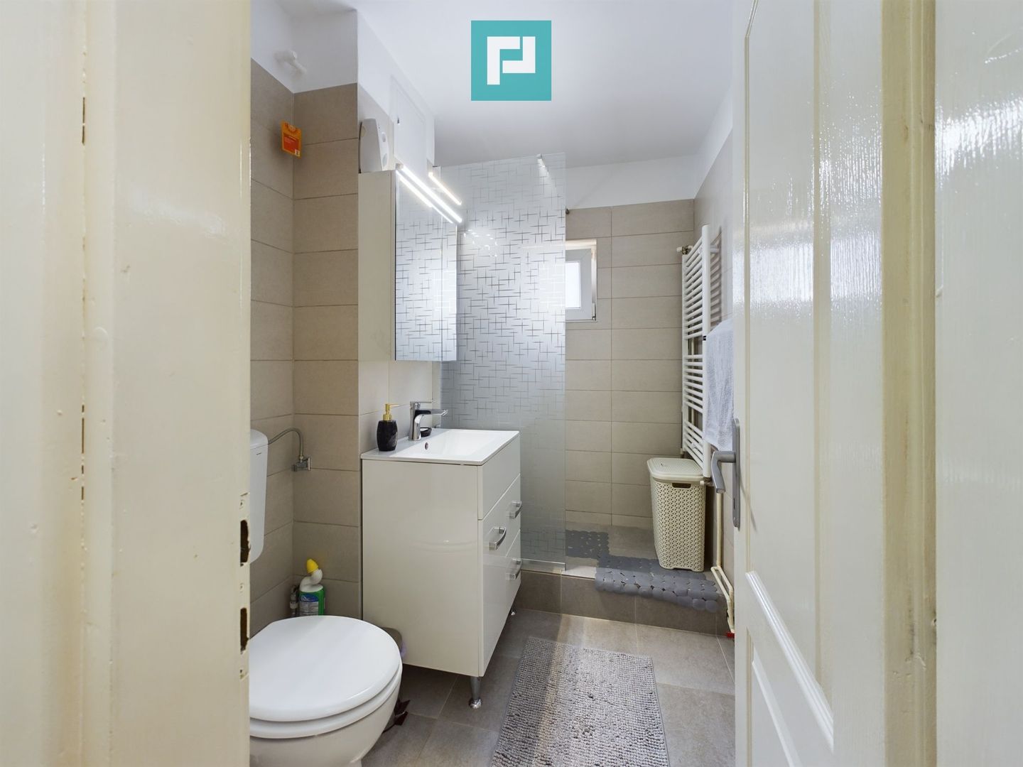 Apartament cu 3 camere în Alfa - Poză 10