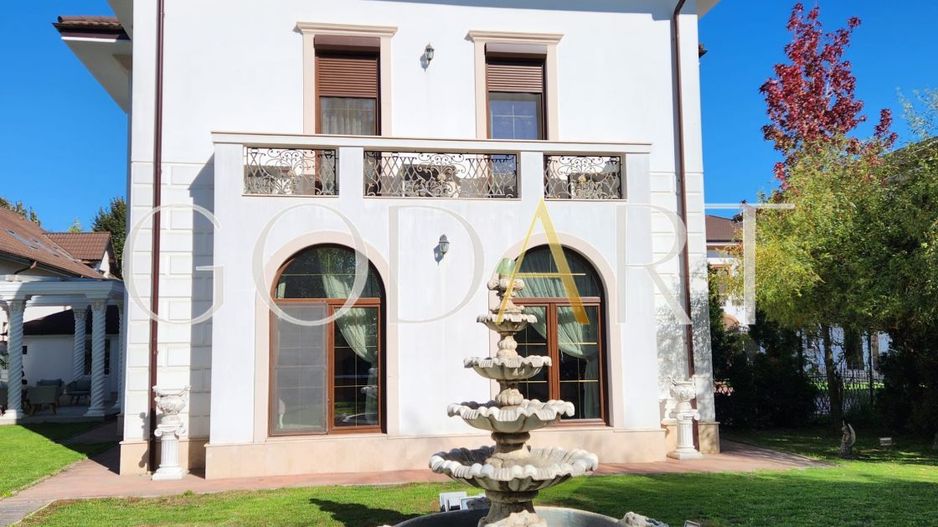 Resedinta exclusivista | Curte generoasa | Erou Iancu Nicolae - Poză 7