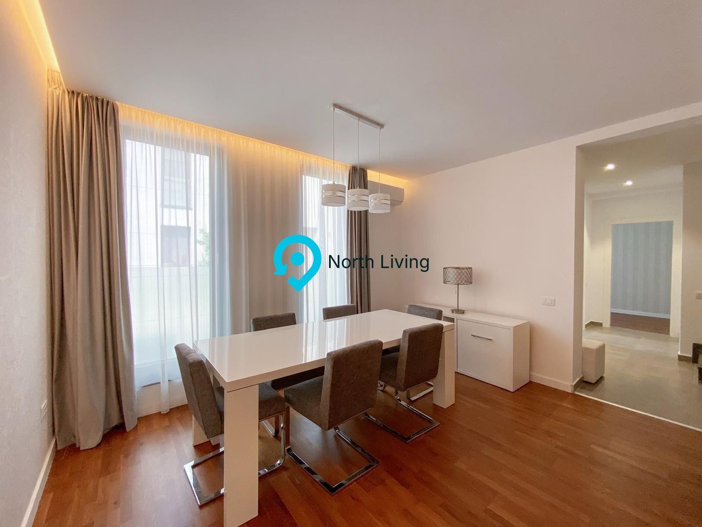 Vila 5 camere Pipera | 2 parcari | gradina - Poză 1