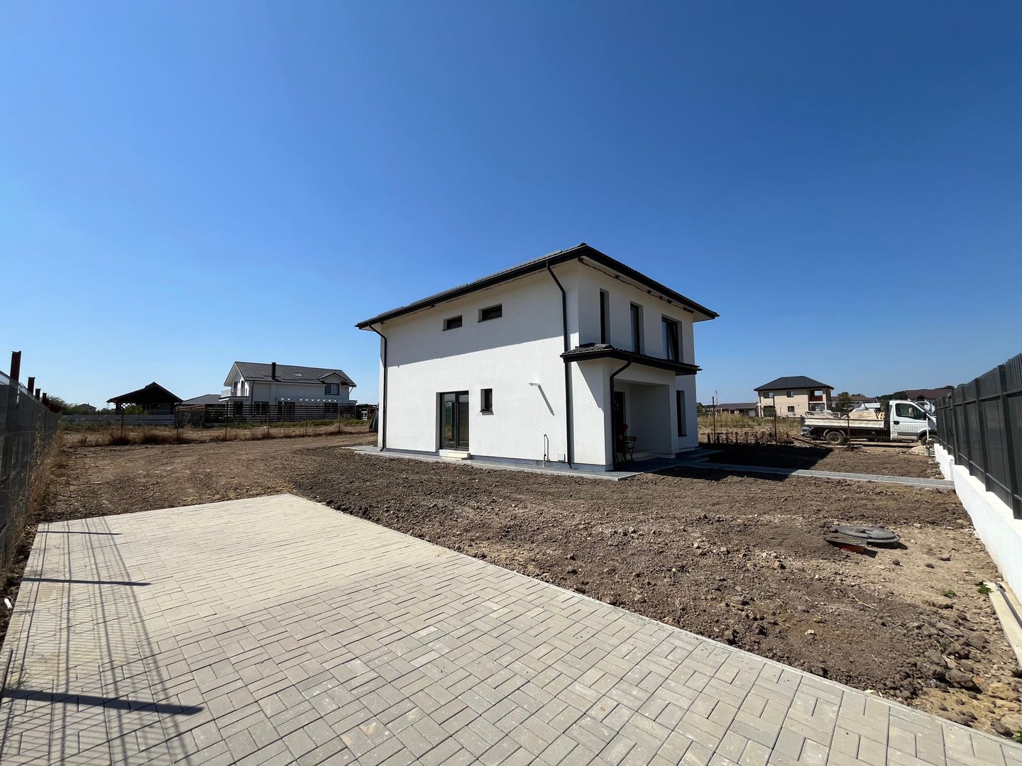 Vila finalizata cu acces de pe DN1, A3, A0 - TVA & Comision 0% - Poză 37