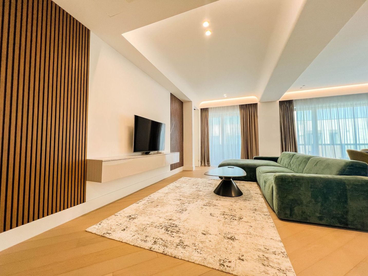 Chirie I Penthouse 4 camere I Iancu Nicolae I Bloc Luxury I 2 Parcari - Poză 1