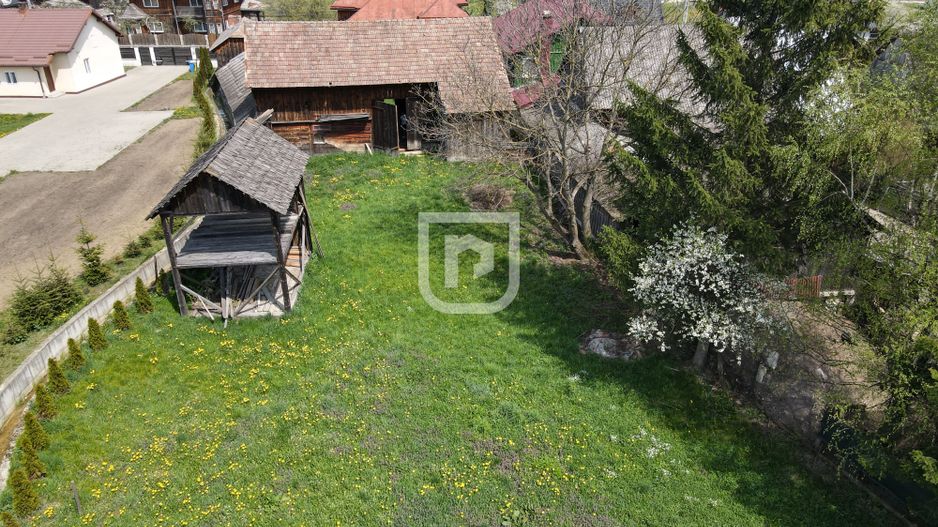De vanzare casa cu anexe - 2507 mp Manastirea Humorului - Poză 3