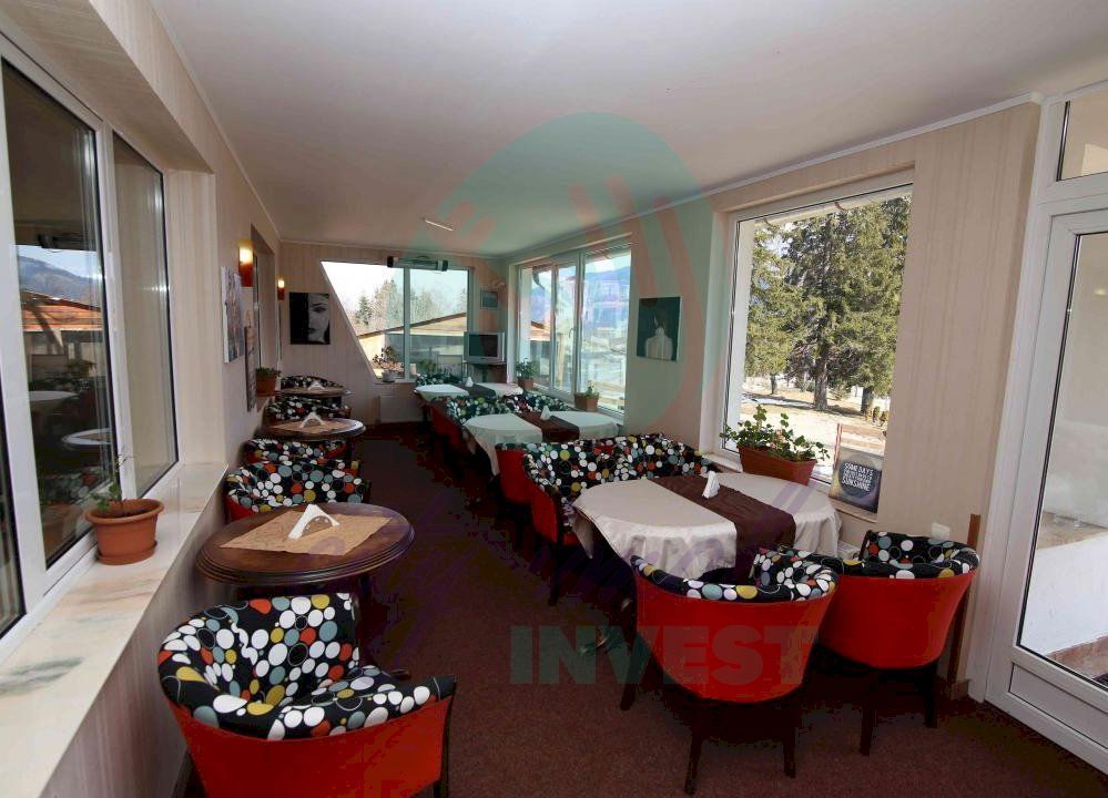 Vila cu 24 de camere cu priveliste superba ideal investitie in PREDEAL - Poză 48