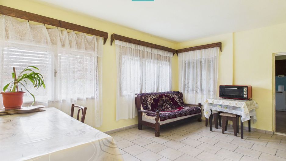 Casă cu 4 camere în Sânpetru German, Secusigiu - Poză 2