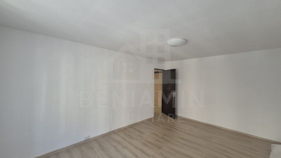 2 Camere decomandat etaj 1 49mp 1 Mai Centrala AC - Poză 3