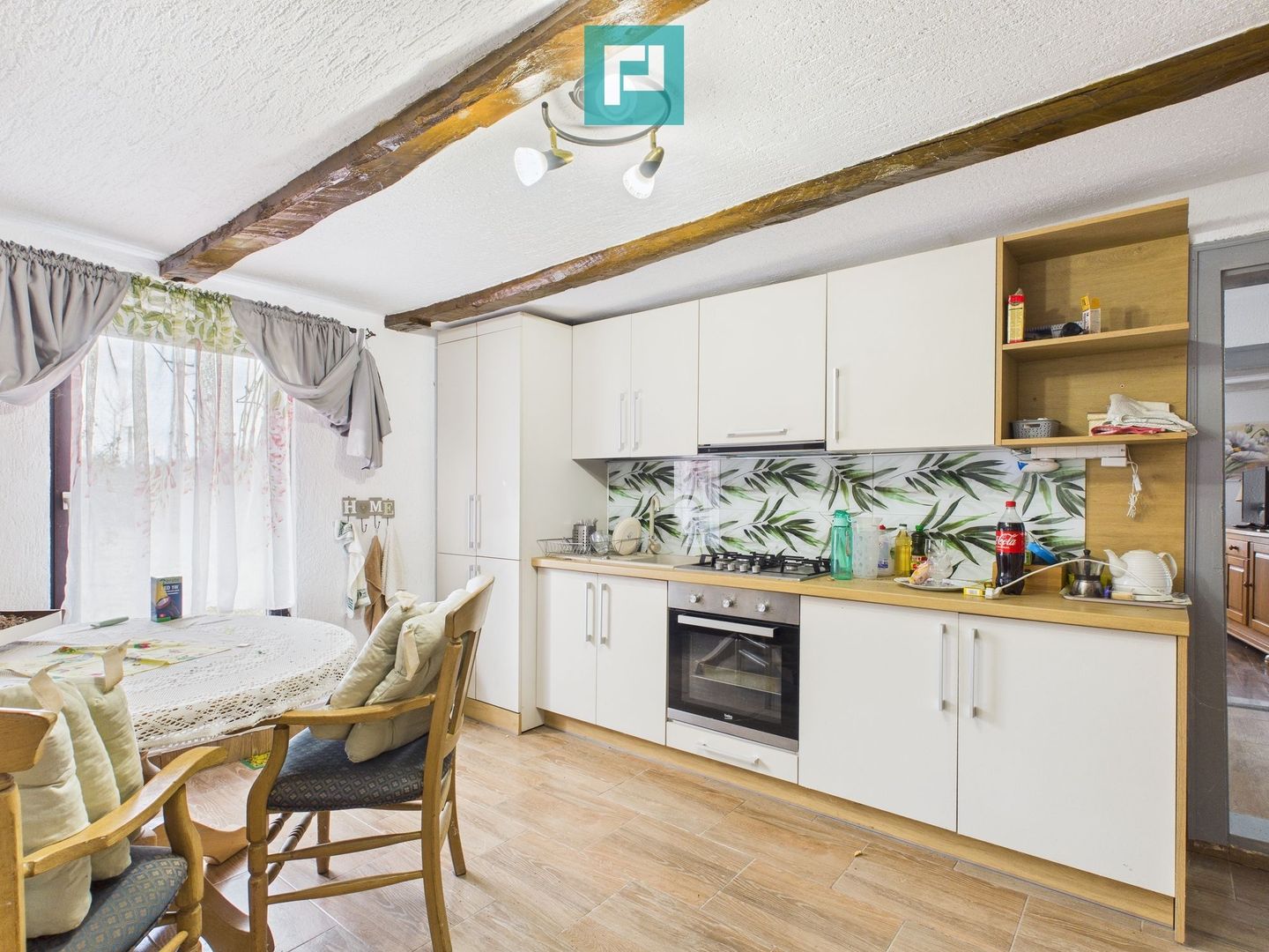 Casă deosebită la Urvişu de Beliu - Poză 11