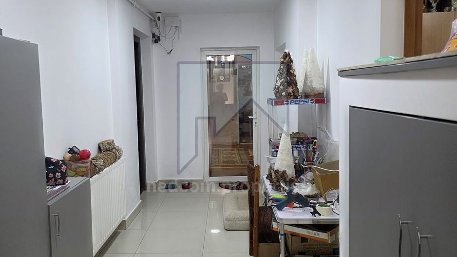 Vanzare apartament 4 camere - Sebastian - Vulcan - Poză 28