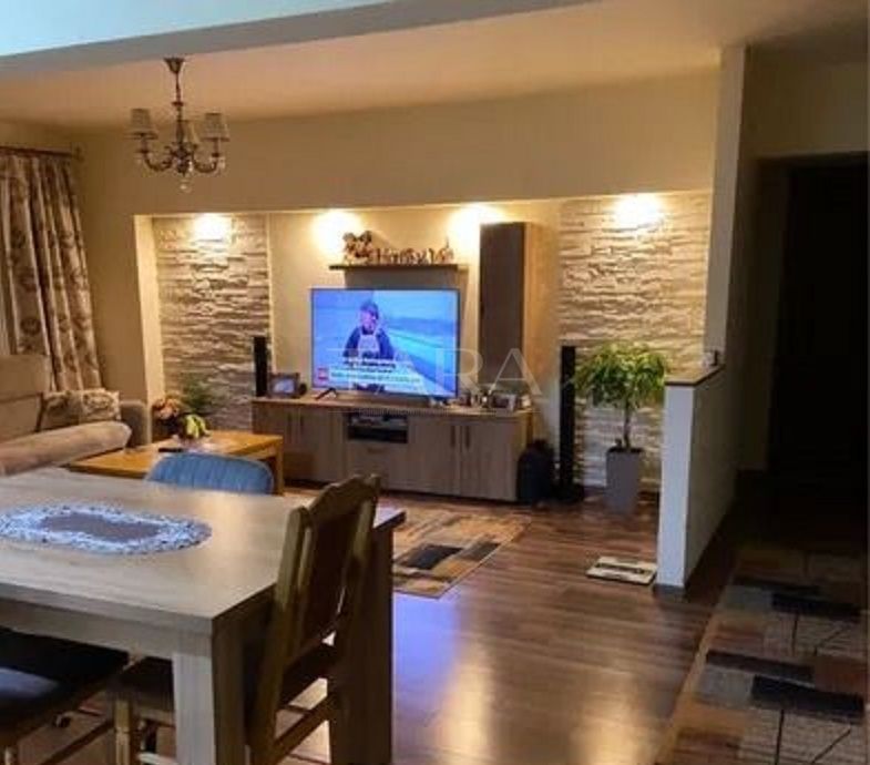 Apartament de vânzare cu 4 camere în Mănăștur, zona Minerva. - Poză 2