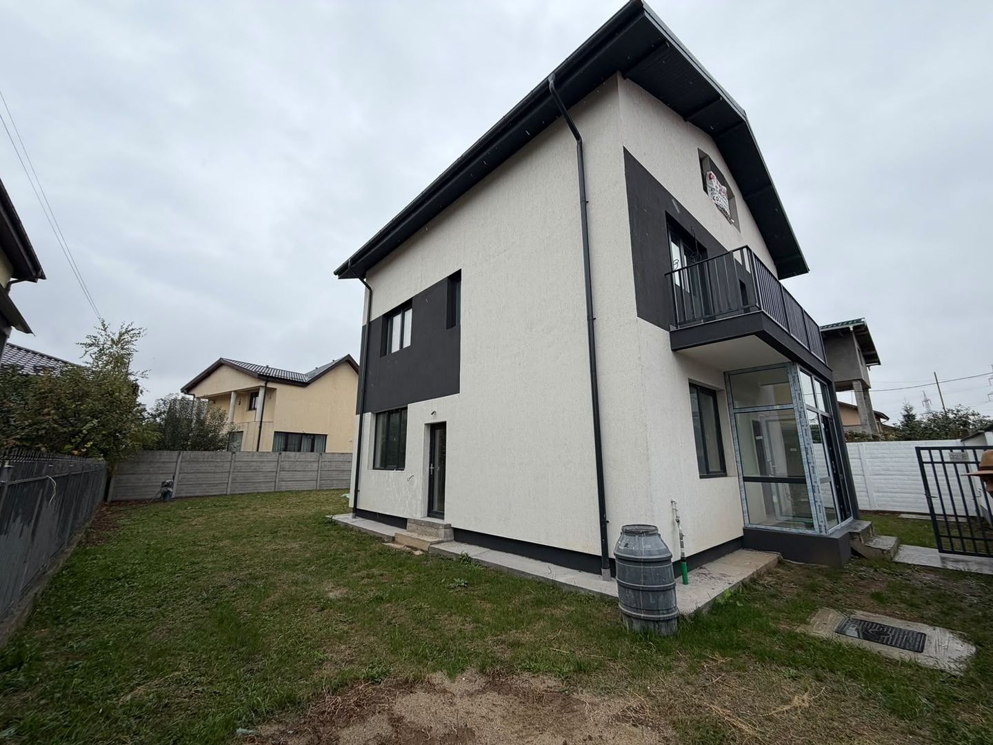 CASA INDIVIDUALA - TEREN 450 MP, TOATE UTILITATILRE, COMISION 0% - Poză 1