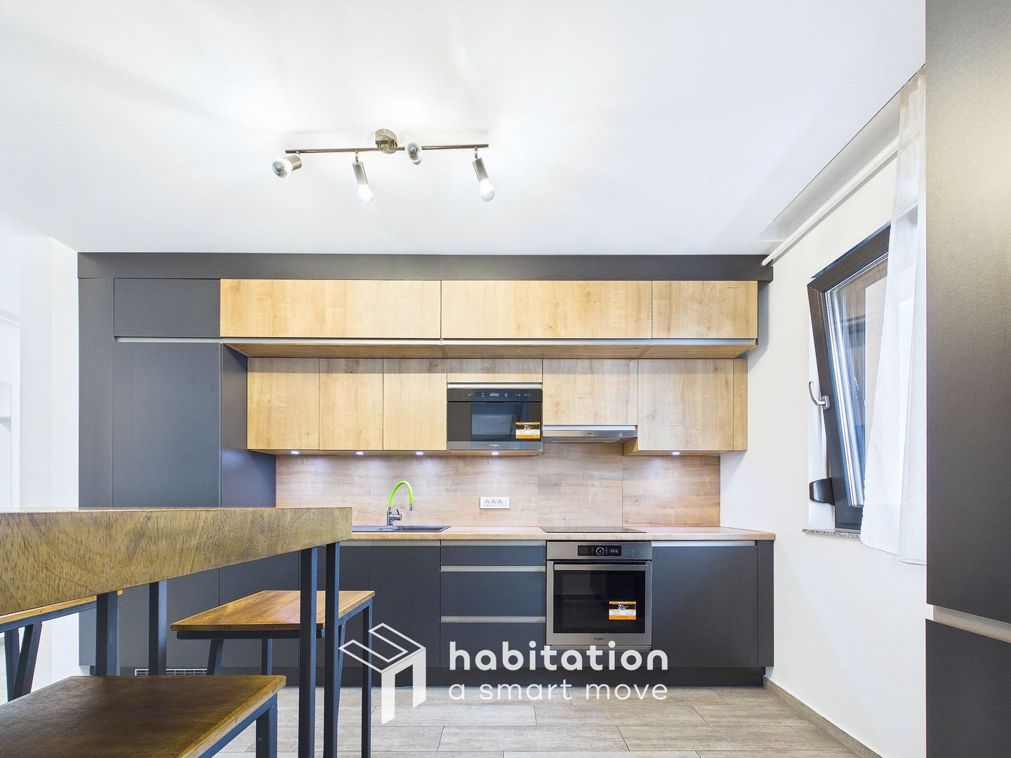 3 camere spațios si  cu terasă generoasă, la intrare în Dumbrăvița - Poză 1